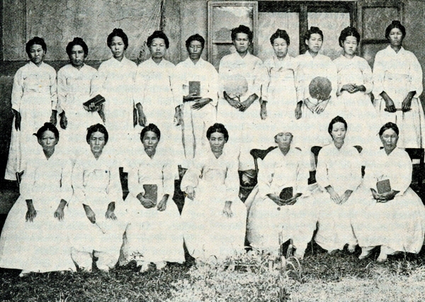 1907년 장대현교회 주일학교 여자반 교사들